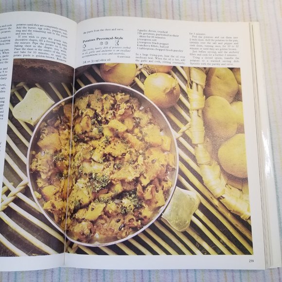 Vintage 1985 "Supercookery! Over 600 Delicious Dishes" Mashall Cavendish Recipes - Picture 9 of 12
